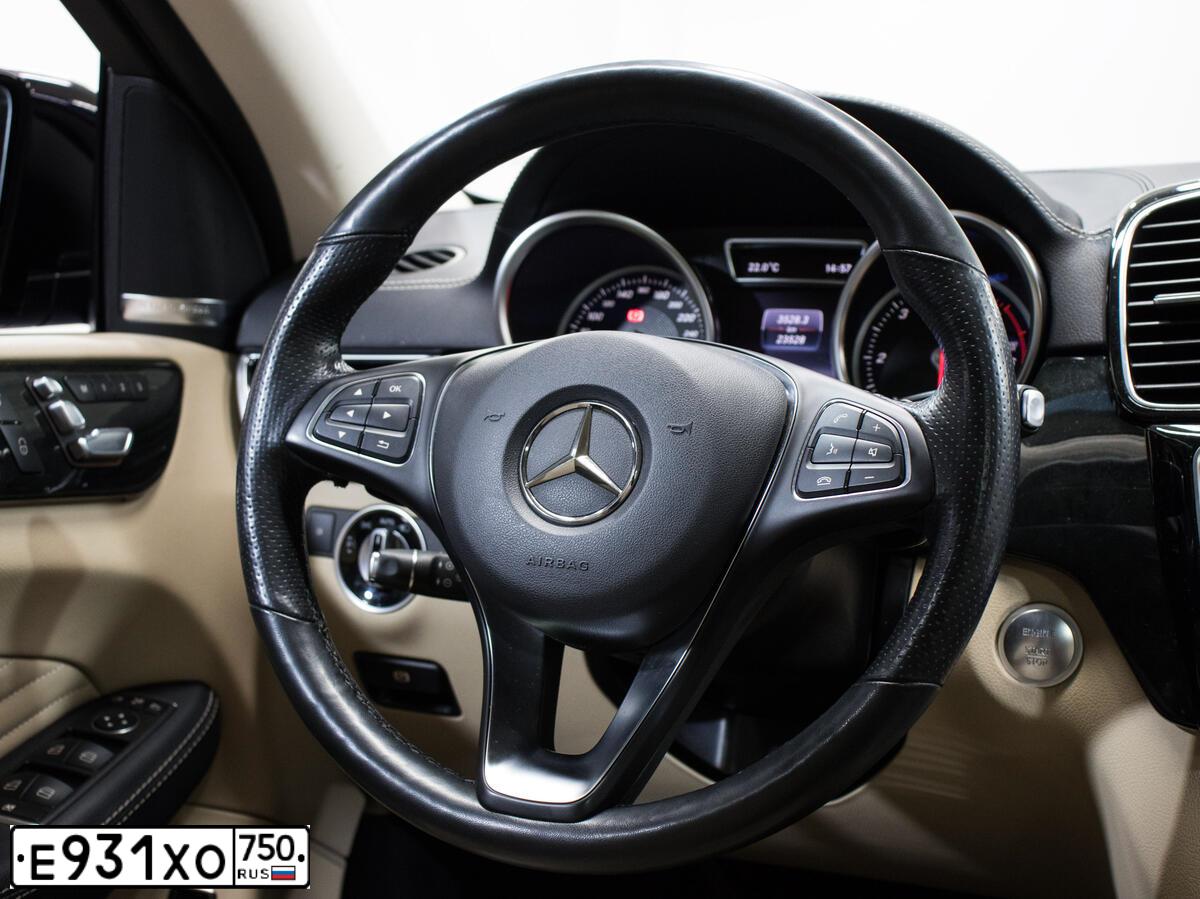 Фото автомобиля MERCEDES GLE-KLASSE, 2019 — госномер Р737НТ198. Цвет: синий
