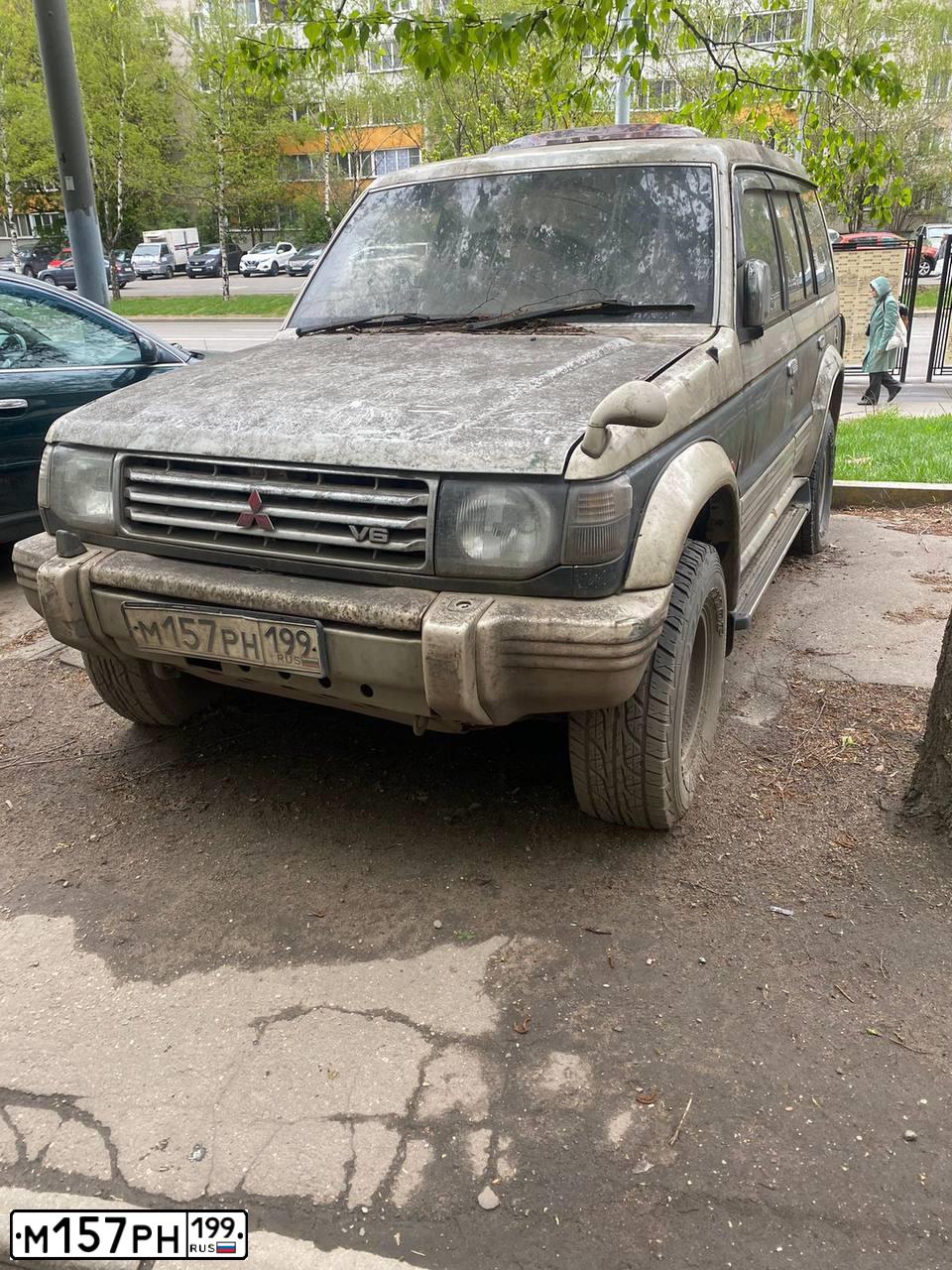 Фото автомобиля FORD SIERRA, 1984 — госномер М157РН199. Цвет: СЕРЫЙ