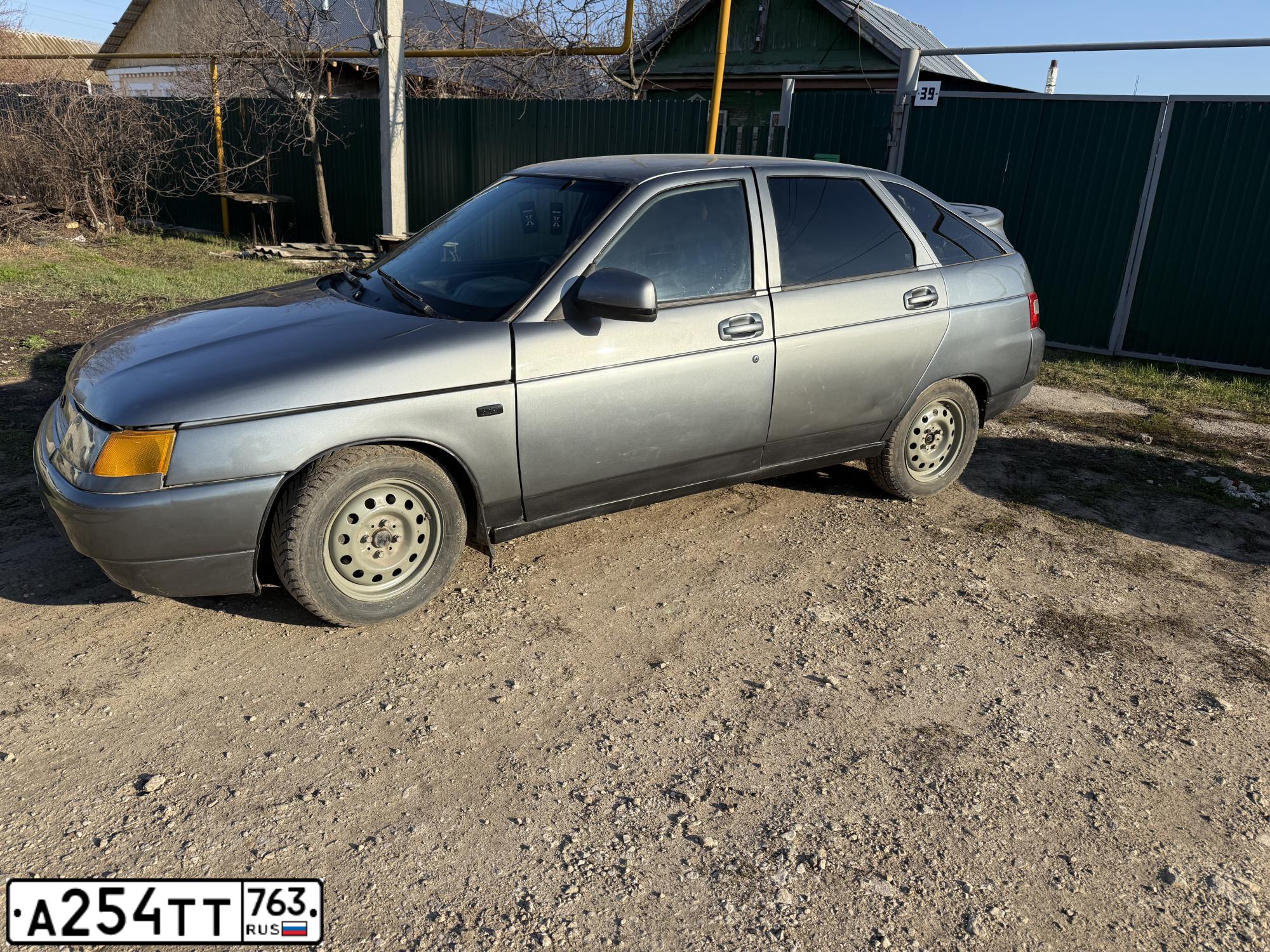 Фото автомобиля LADA 2112, 2004 — госномер Х472РУ763