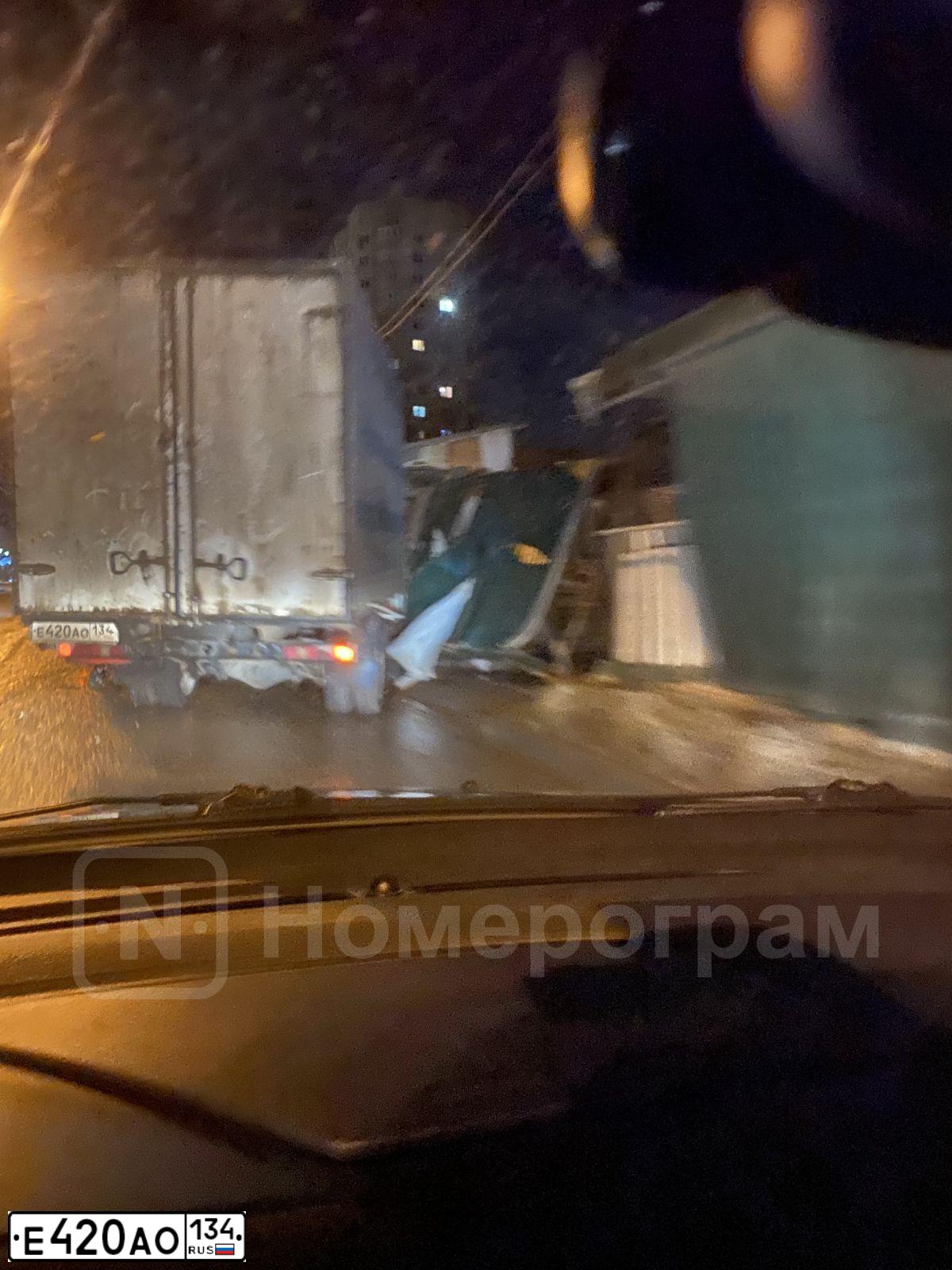 Фото автомобиля GAZ 3302 EL, 2007 — госномер Е420АО134. Цвет: Белый