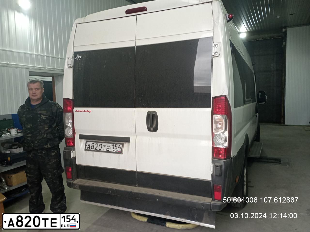 Фото автомобиля PEUGEOT BOXER, 2011 — госномер А820ТЕ154. Цвет: Белый