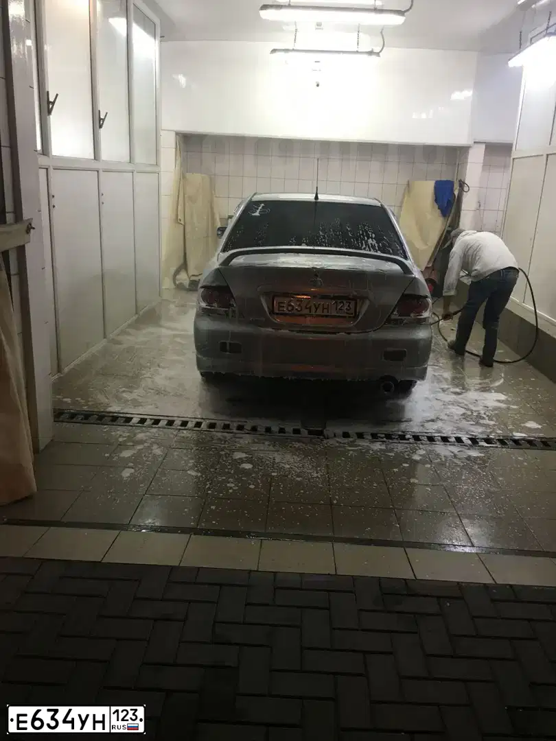 Фото автомобиля MITSUBISHI LANCER, 2006 — госномер К181АВ93. Цвет: СЕРЕБРИСТЫЙ