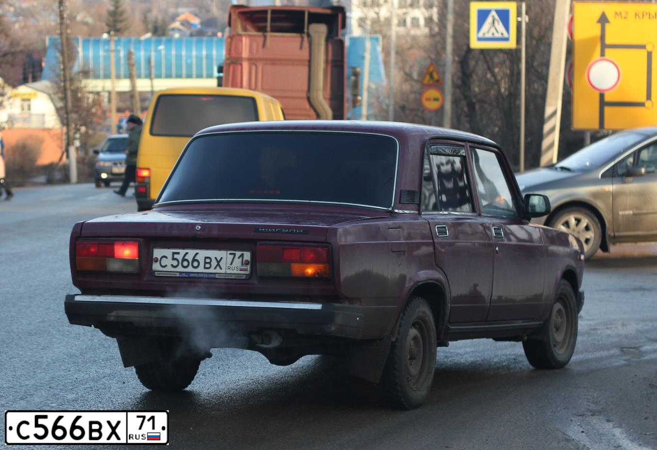 Фото автомобиля LADA 2107, 2004 — госномер С566ВХ71. Цвет: ТЕМНО-БОРДОВЫЙ