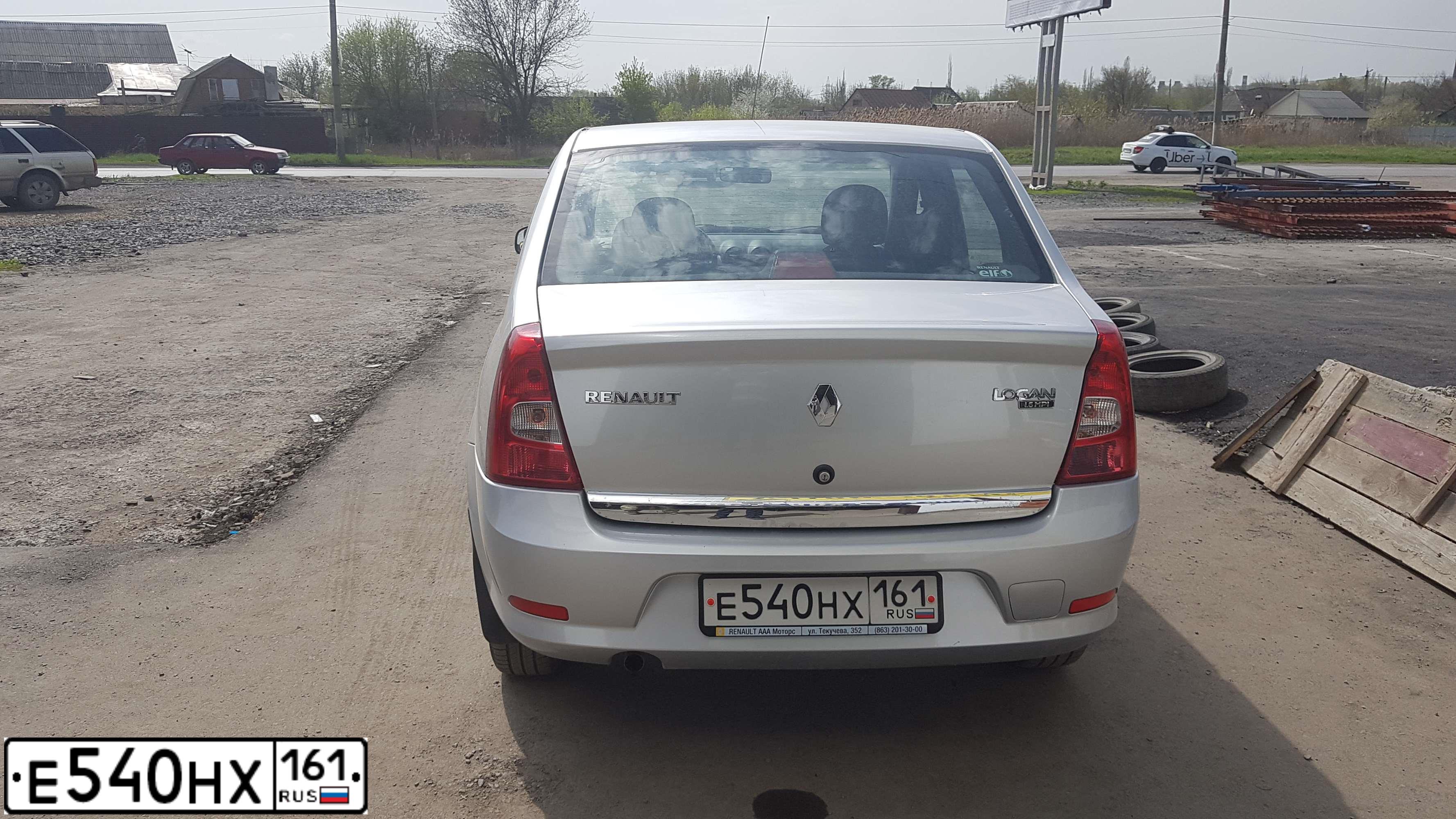 Фото автомобиля RENAULT LOGAN, 2011 — госномер А201ВН761. Цвет: СВЕТЛО-СЕРЫЙ