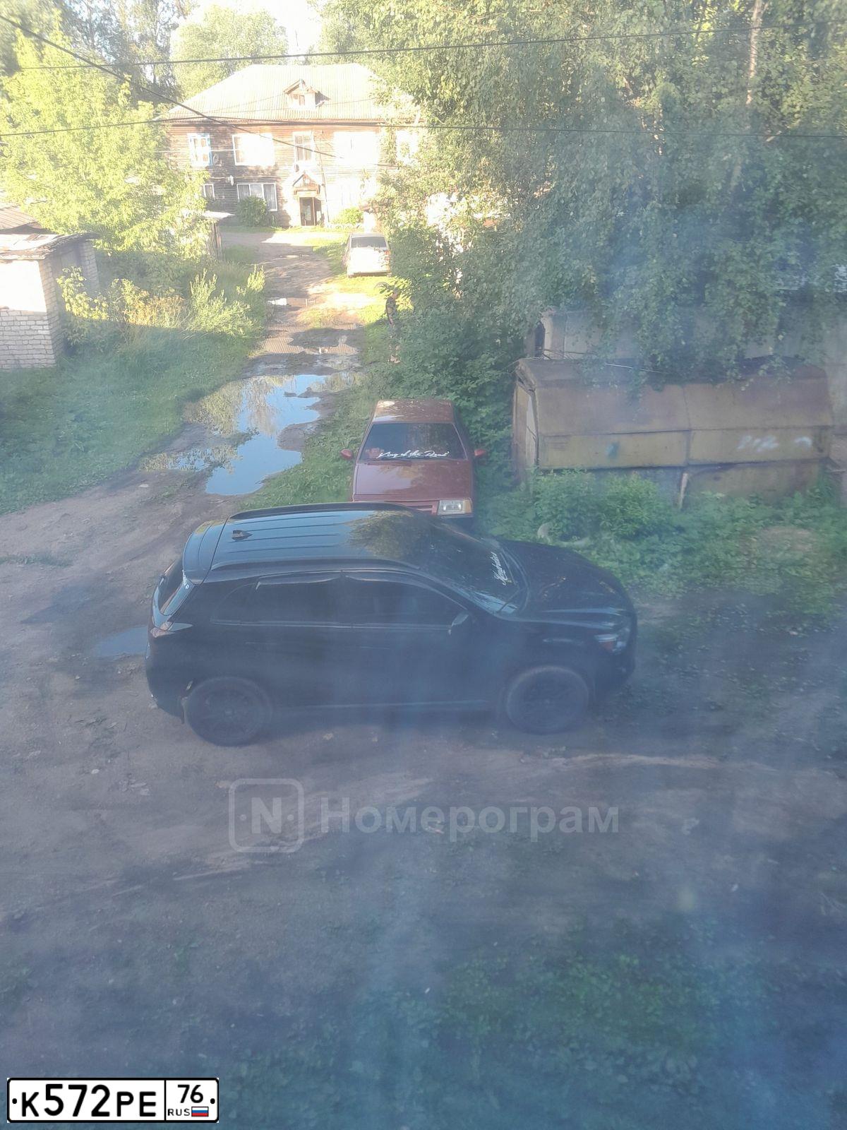 Фото автомобиля LADA 2108 SAMARA, 1990 — госномер К572РЕ76. Цвет: ВИШНЕВЫЙ