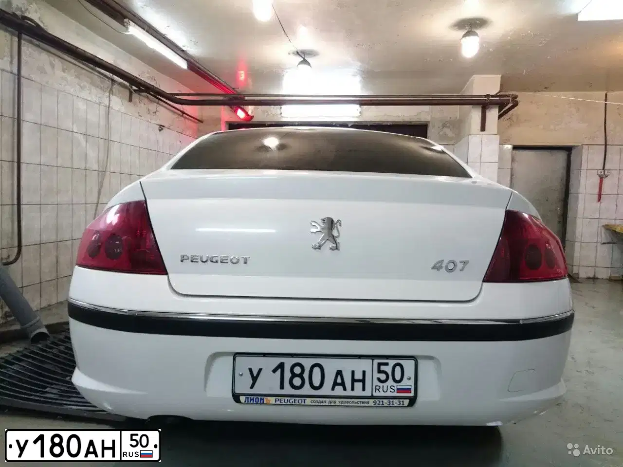 Фото автомобиля PEUGEOT 407, 2006 — госномер У180АН50. Цвет: Белый