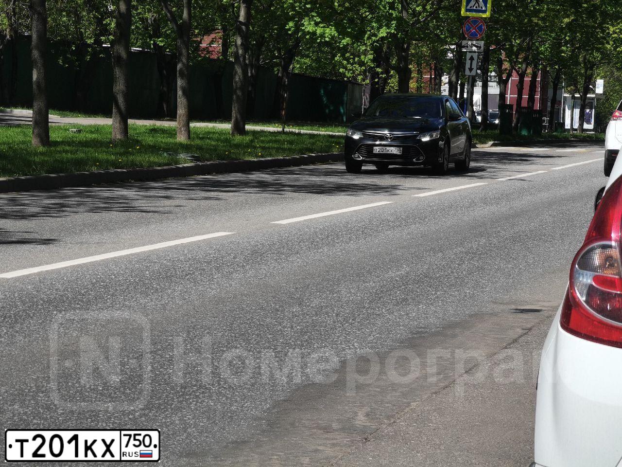 Фото автомобиля TOYOTA CAMRY, 2016 — госномер О243ЕА71. Цвет: ЧЕРНЫЙ МЕТАЛЛИК