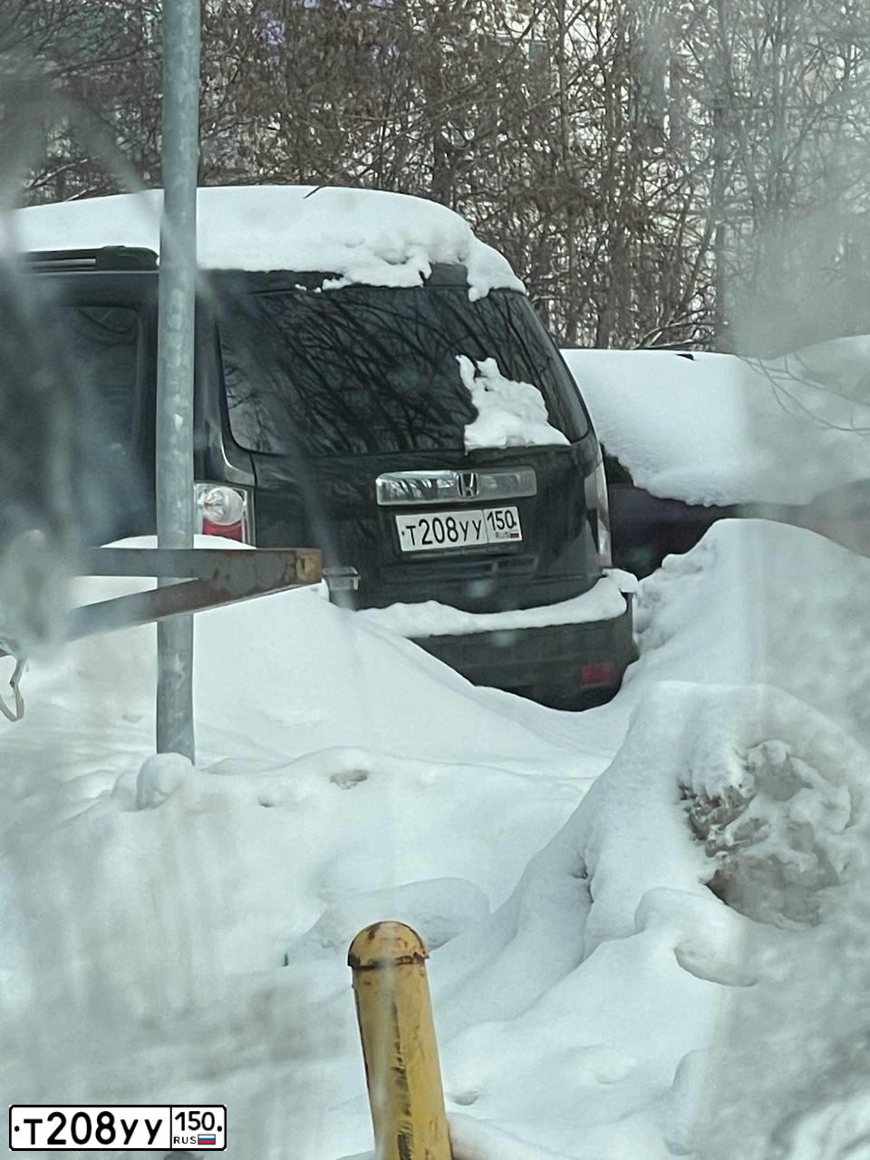Фото автомобиля HONDA PILOT, 2008 — госномер Т208УУ150. Цвет: ЧЕРНЫЙ
