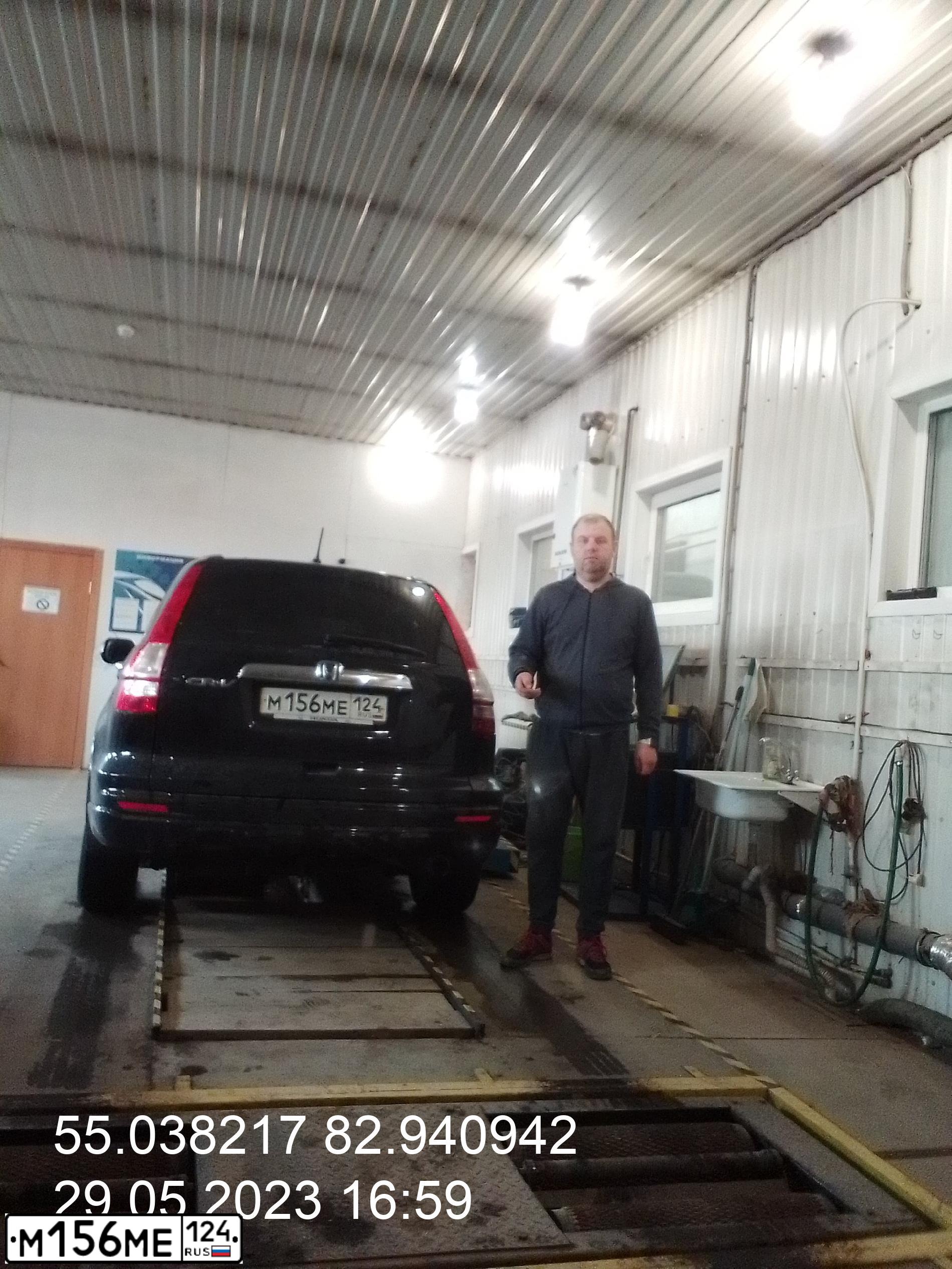 Фото автомобиля HONDA CR-V, 2011 — госномер Р228ВУ154. Цвет: ЧЕРНЫЙ
