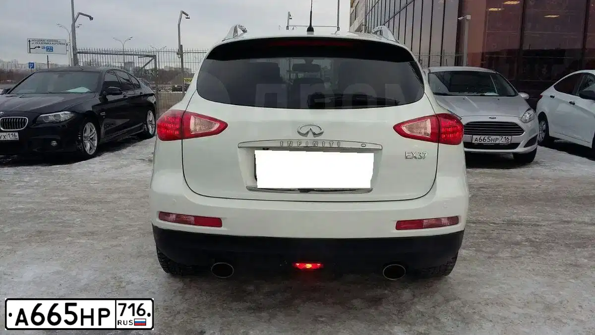 Фото автомобиля FORD FIESTA / ASPIRE, 2016 — госномер К894УМ21. Цвет: Серебристый
