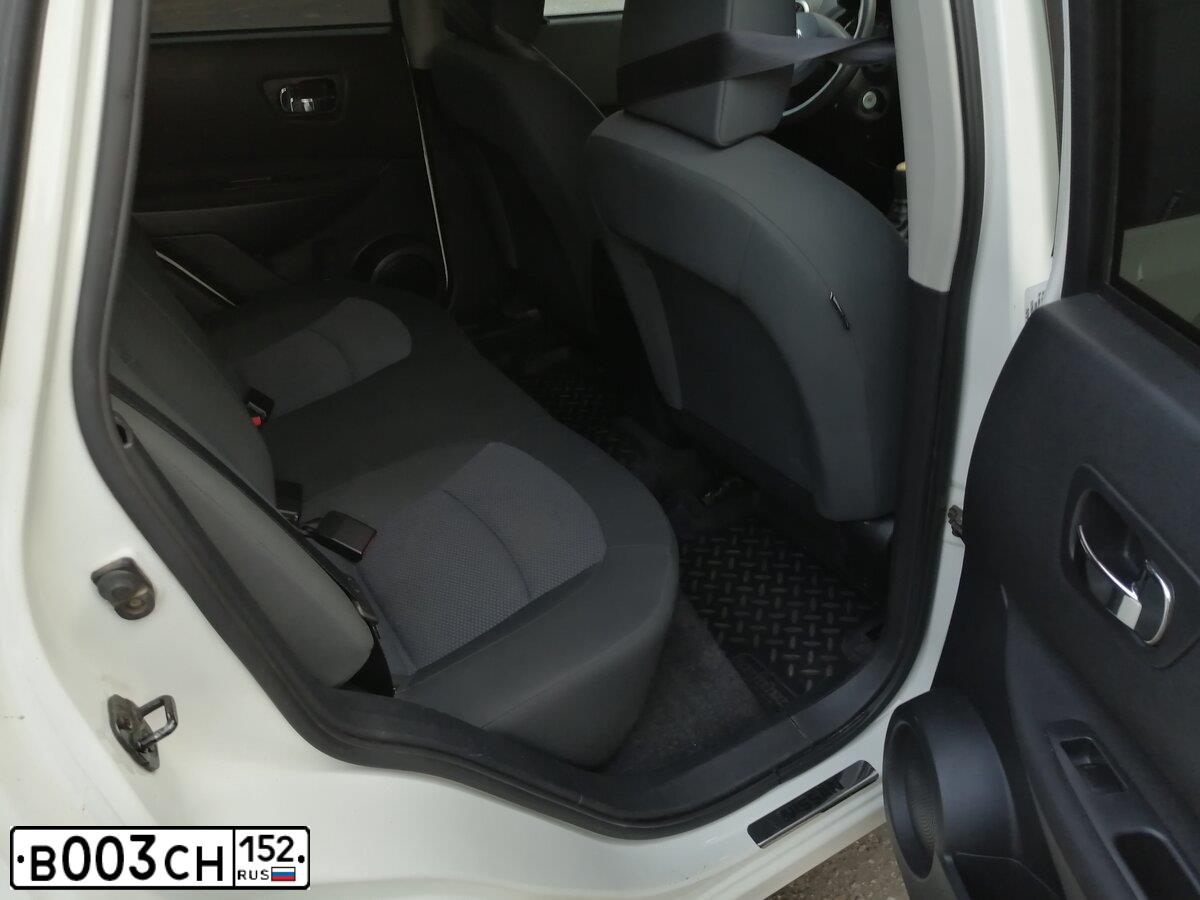 Фото автомобиля NISSAN QASHQAI, 2012 — госномер В003СН152. Цвет: ЧЕРНЫЙ