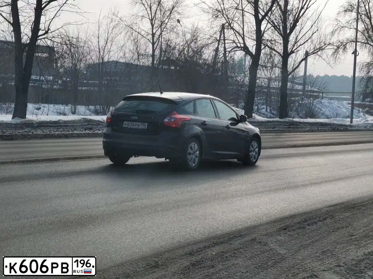 Фото автомобиля FORD FOCUS, 2013 — госномер К606РВ196. Цвет: ТЕМНО-СИНИЙ