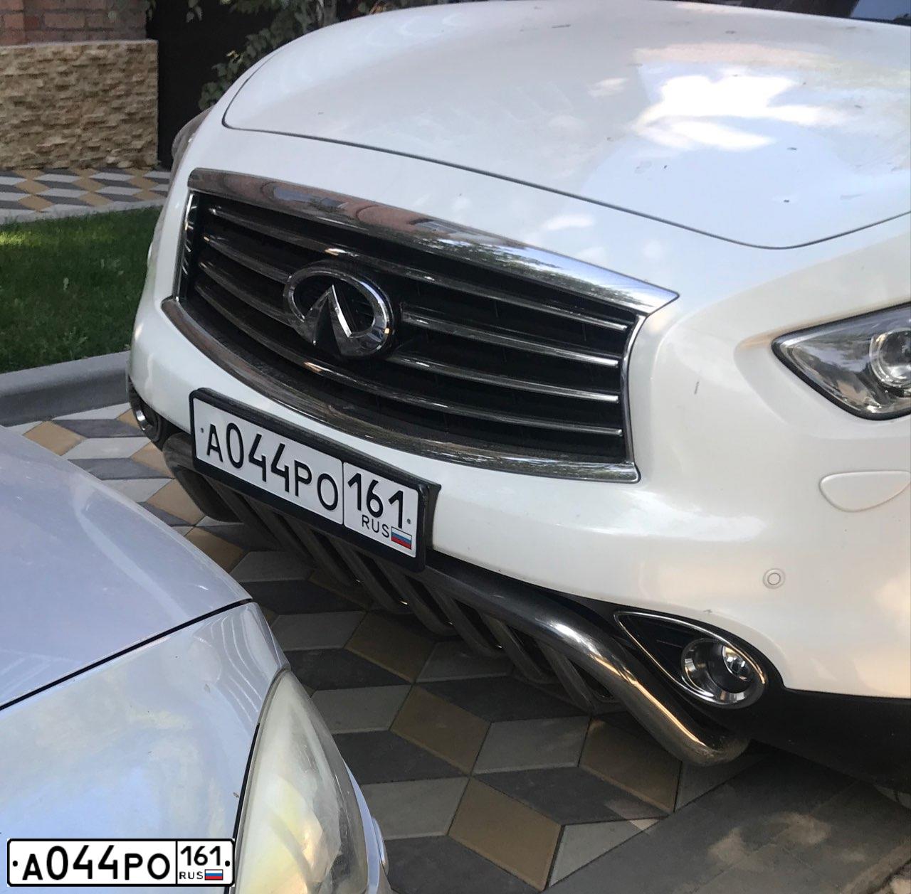 Фото автомобиля INFINITI QX70 /FX/, 2011 — госномер О709ОН161. Цвет: БЕЛЫЙ
