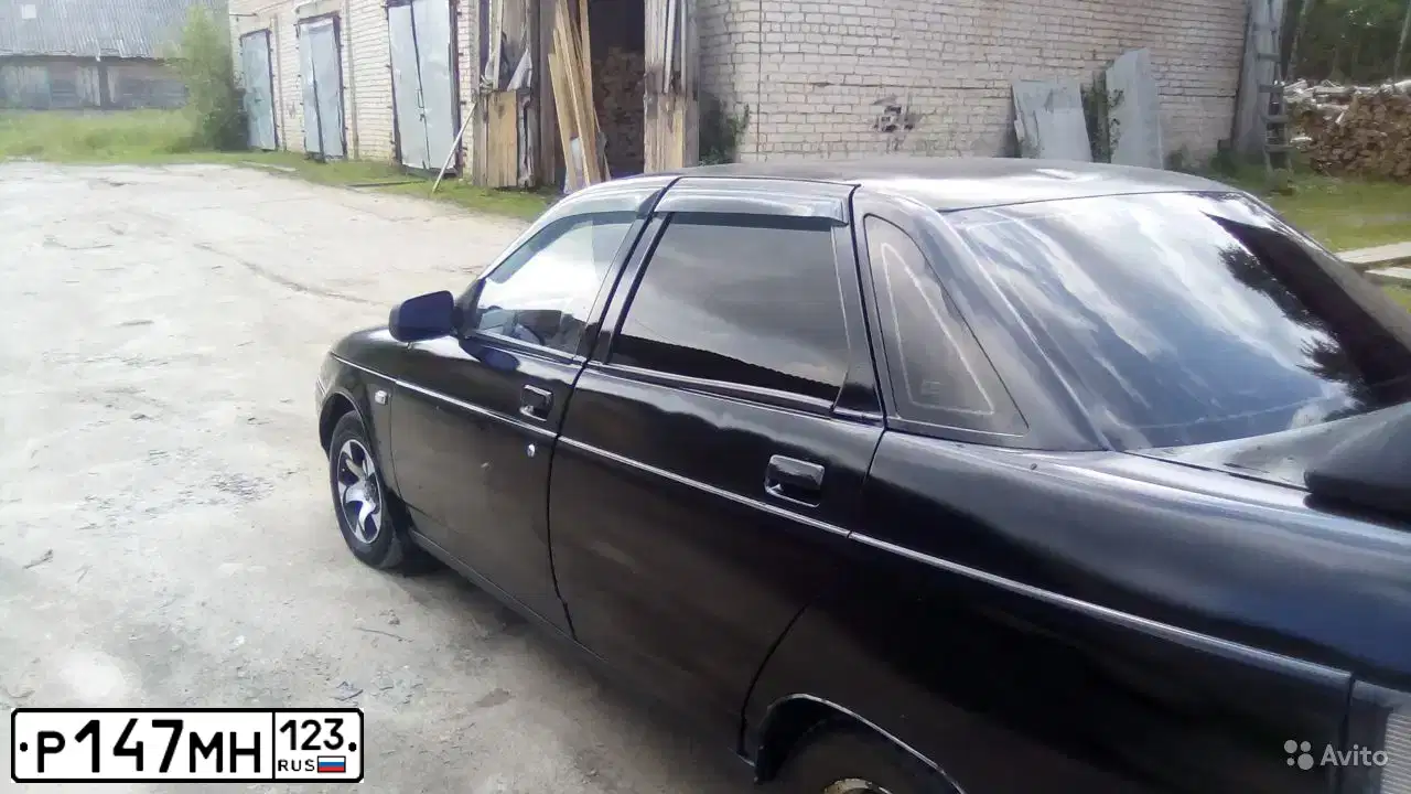 Фото автомобиля LADA 2110, 2002 — госномер Р147МН123. Цвет: СВЕТЛО-СЕРЕБРИСТЫЙ МЕТАЛЛ