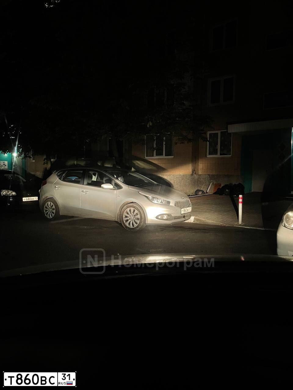 Фото автомобиля KIA CEE'D, 2013 — госномер Т860ВС31. Цвет: БЕЛЫЙ