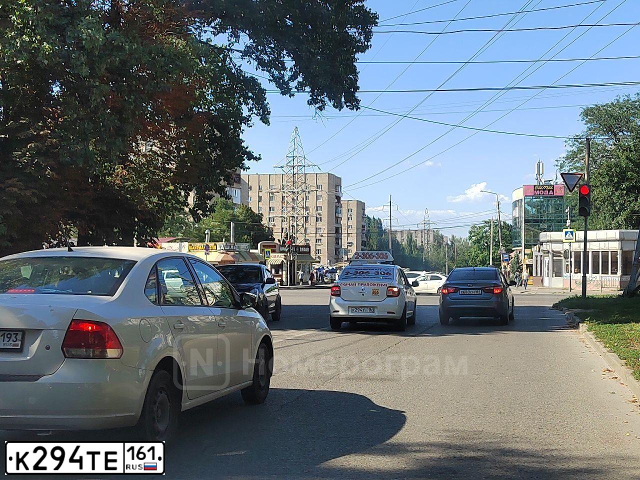 Фото автомобиля TAGAZ TINGO, 2011 — госномер К294ТЕ161. Цвет: СЕРЕБРИСТЫЙ