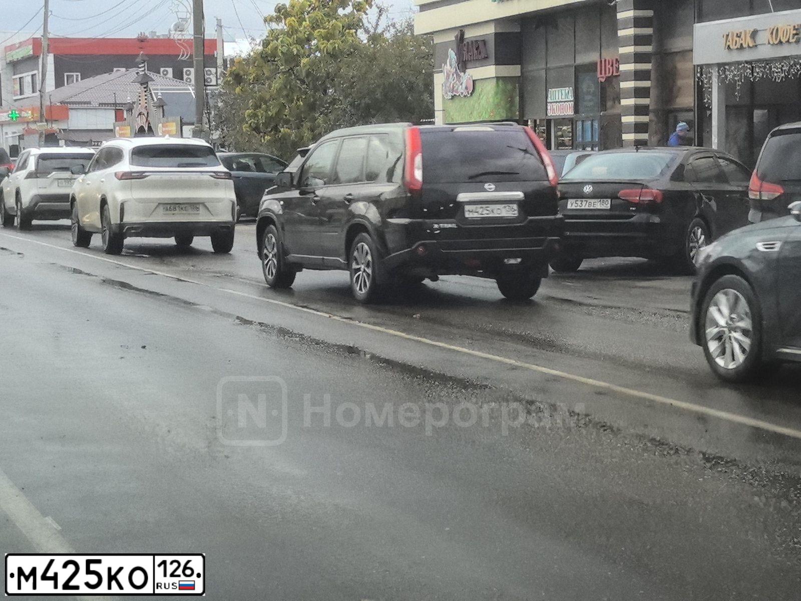 Фото автомобиля TOYOTA AURIS, 2011 — госномер М425КО126. Цвет: Белый