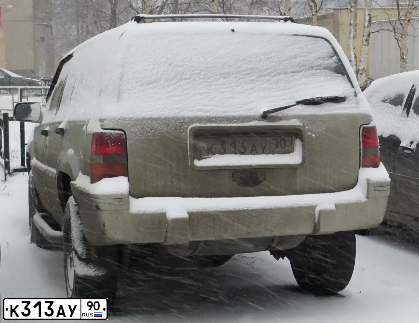 Фото автомобиля JEEP GRAND CHEROKEE, 1995 — госномер К313АУ90. Цвет: СВЕТЛО-СЕРЫЙ