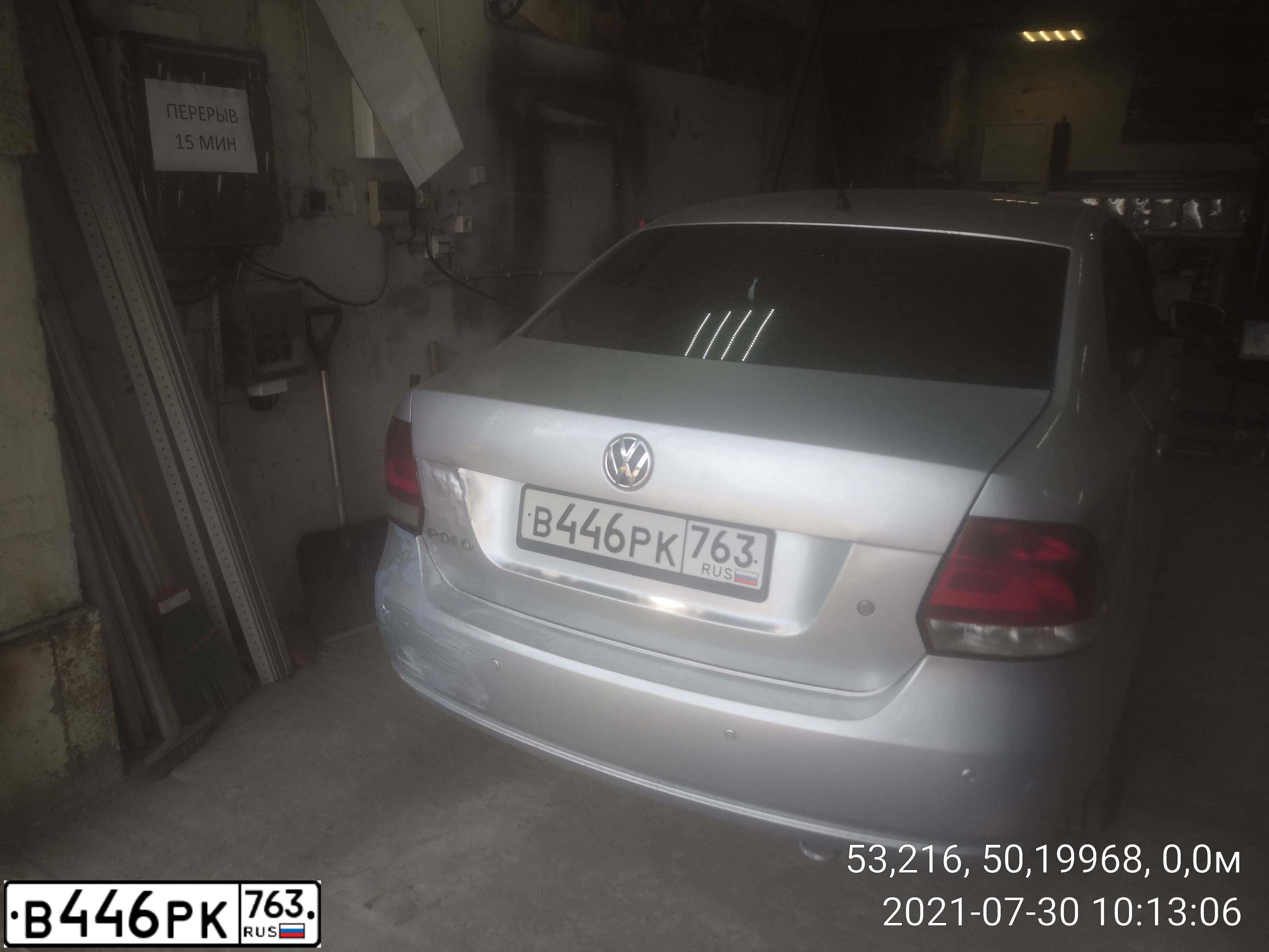 Фото автомобиля VOLKSWAGEN POLO, 2012 — госномер В446РК763. Цвет: серебристый