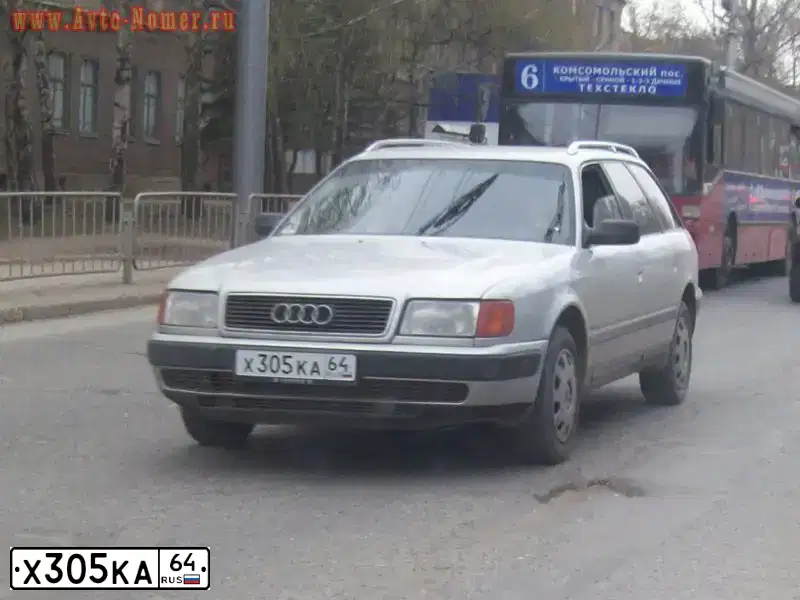 Фото автомобиля AUDI 100, 1992 — госномер Х305КА64. Цвет: СЕРЕБРИСТЫЙ