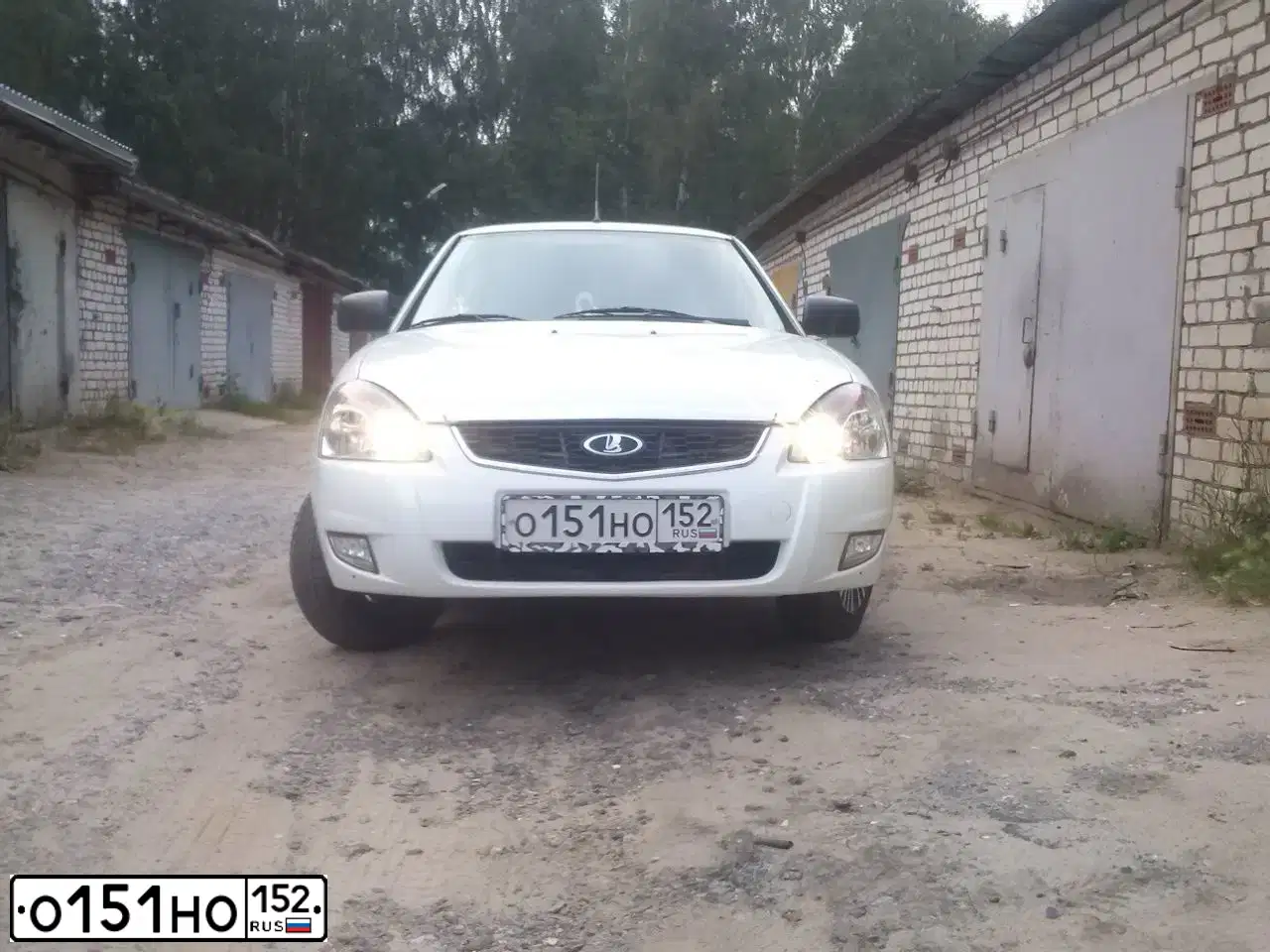 Фото автомобиля LADA 2170 PRIORA, 2016 — госномер О151НО152. Цвет: БЕЛЫЙ