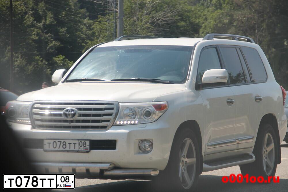 Фото автомобиля TOYOTA LANDCRUISER 200, 2013 — госномер Т078ТТ08. Цвет: БЕЛЫЙ