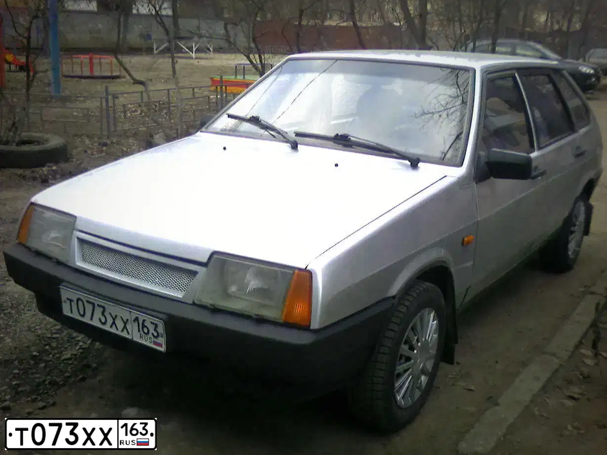 Фото автомобиля VAZ 2109 SAMARA, 2002 — госномер Т073ХХ163. Цвет: СВЕТЛО-СЕРЕБРИСТЫЙ МЕТАЛЛИК