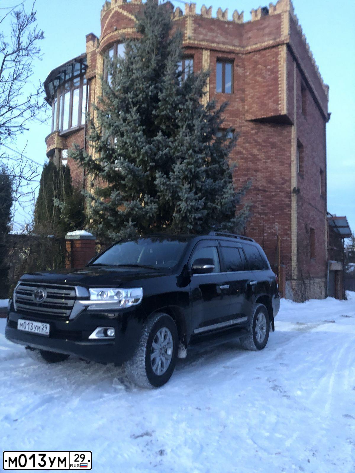 Фото автомобиля TOYOTA LANDCRUISER 200, 2016 — госномер М169КН29. Цвет: ЧЕРНЫЙ