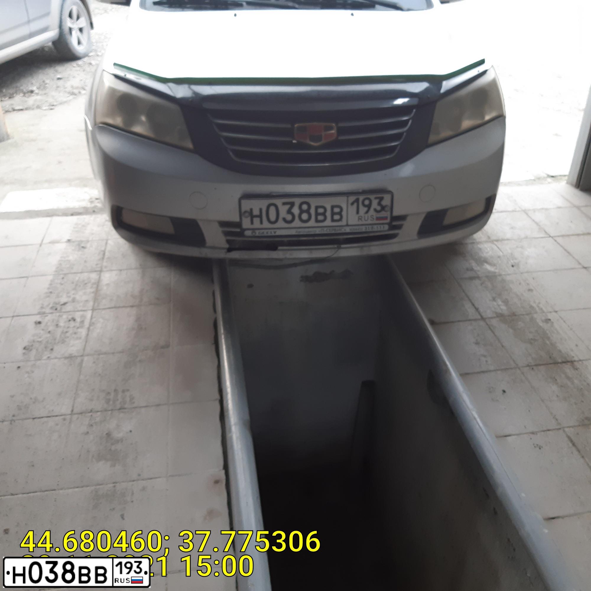 Фото автомобиля GEELY EMGRAND, 2013 — госномер К186АЕ184. Цвет: СЕРЕБРО
