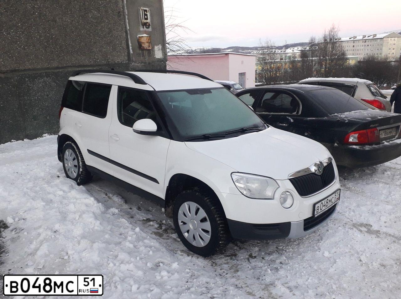 Фото автомобиля SKODA YETI, 2013 — госномер В048МС51
