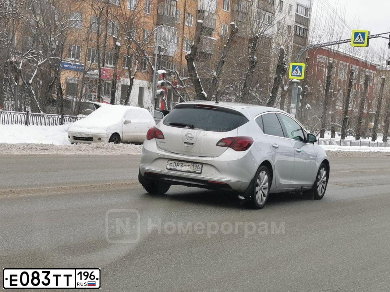 Фото автомобиля LADA VESTA, 2017 — госномер Р342НА196. Цвет: СЕРО-ГОЛУБОЙ