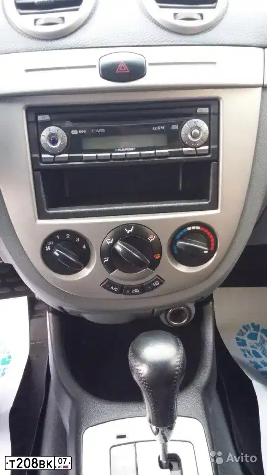 Фото автомобиля CHEVROLET LACETTI, 2008 — госномер Т208ВК07. Цвет: Белый