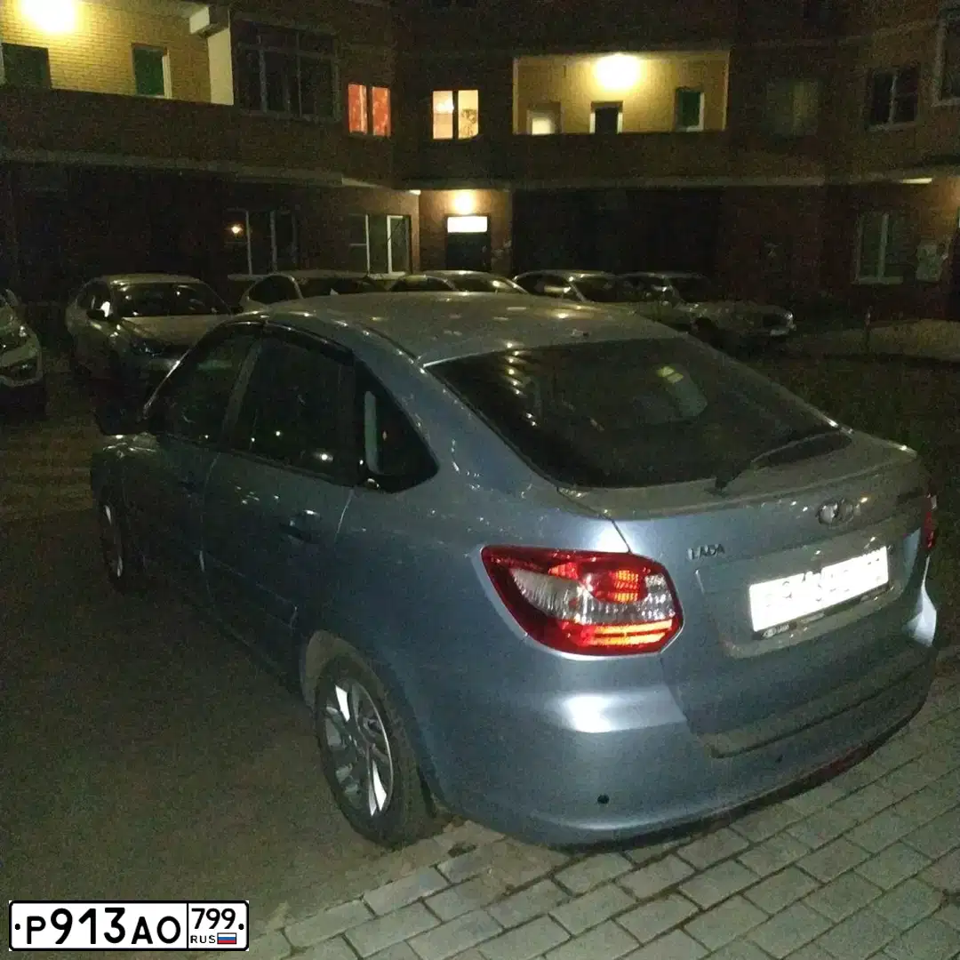 Фото автомобиля LADA 2191 GRANTA, 2017 — госномер Р913АО799. Цвет: голубой