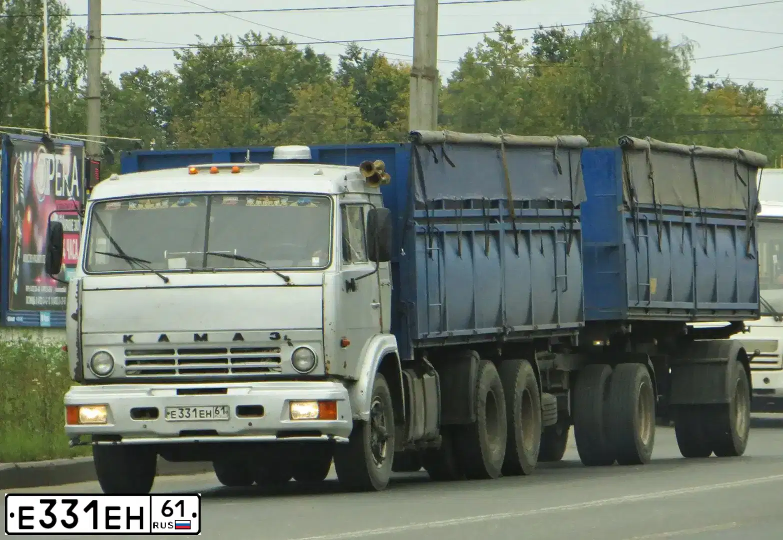 Фото автомобиля KAMAZ 53212 /6X4/, 1999 — госномер О070ТУ161. Цвет: СВ ДЫМКА