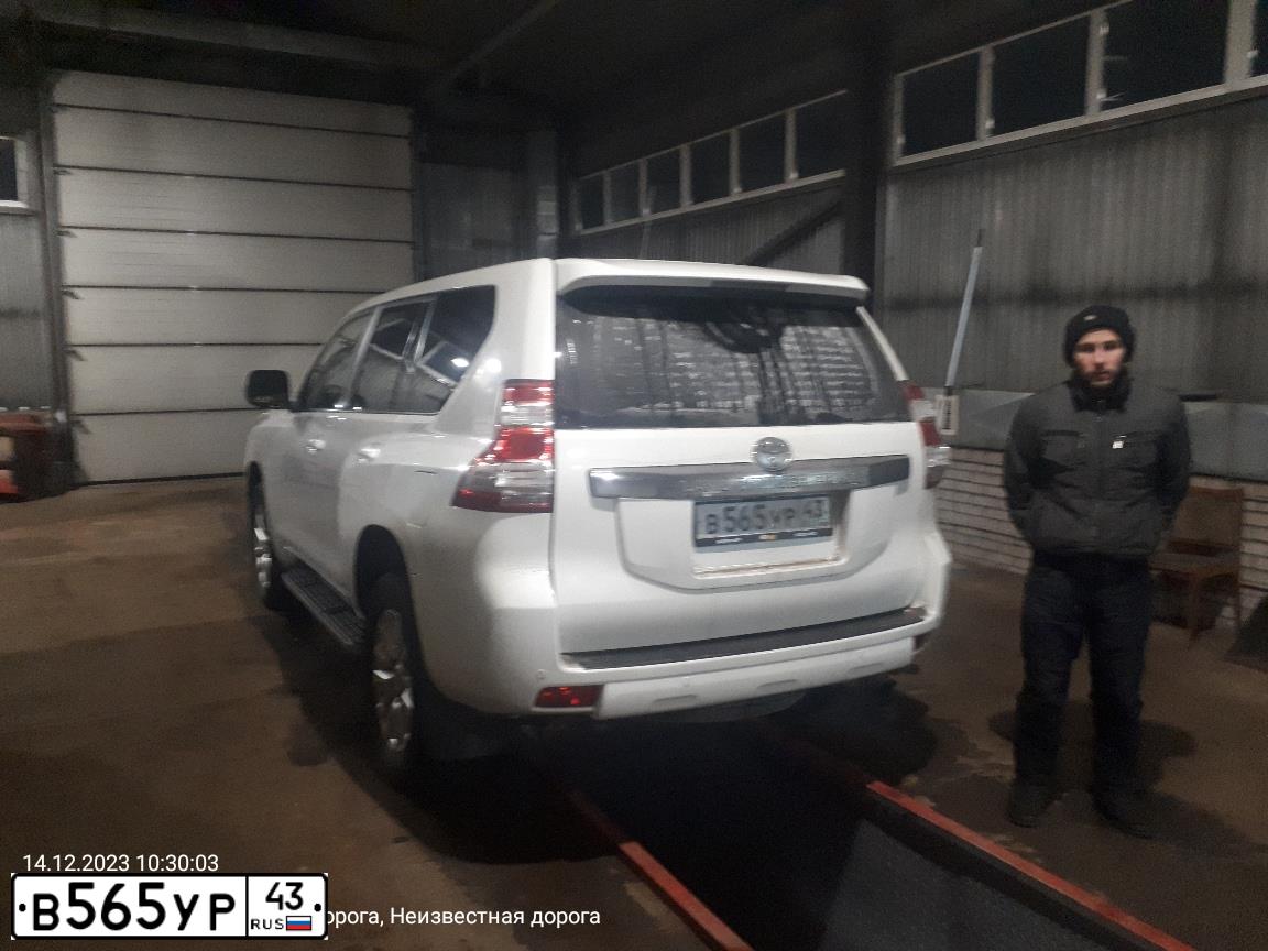 Фото автомобиля TOYOTA LANDCRUISER, 2014 — госномер В343ОК43. Цвет: БЕЛЫЙ ПЕРЛАМУТР