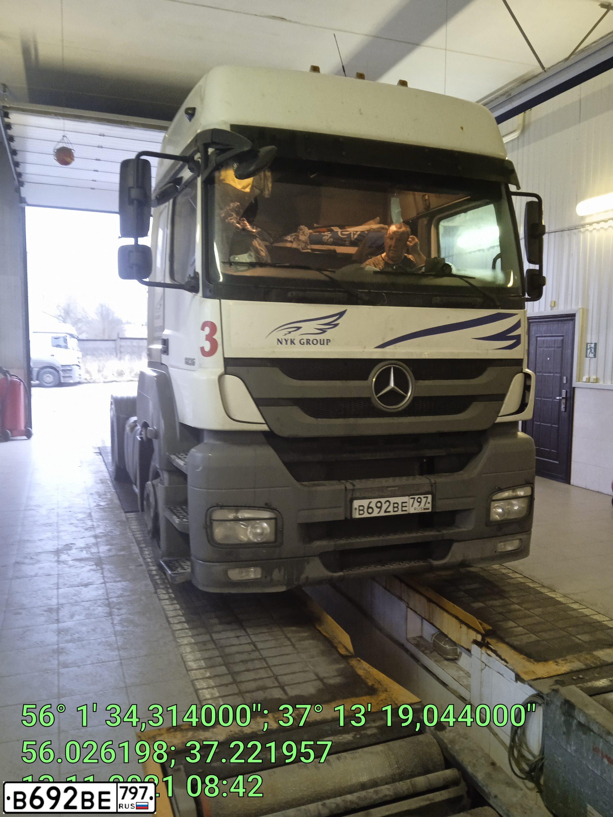 Фото автомобиля MERCEDES AXOR, 2013 — госномер В692ВЕ797. Цвет: Белый