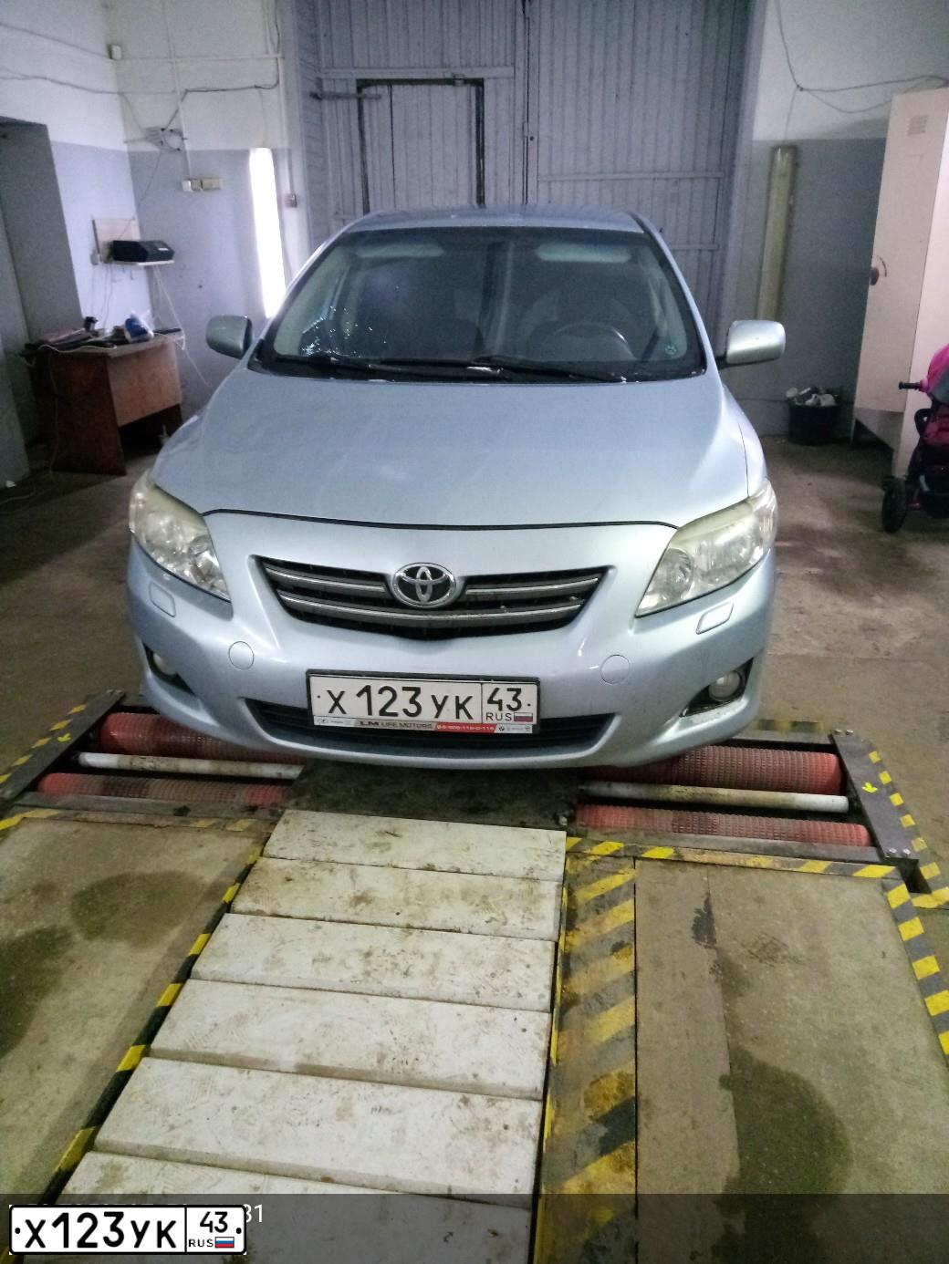 Фото автомобиля TOYOTA COROLLA, 2007 — госномер Х123УК43. Цвет: СВЕТЛО-ГОЛУБОЙ