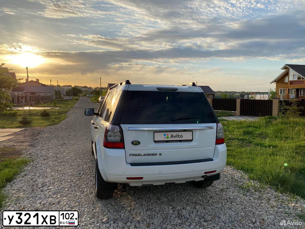 Фото автомобиля LANDROVER FREELANDER, 2011 — госномер Р211РТ102. Цвет: БЕЛЫЙ