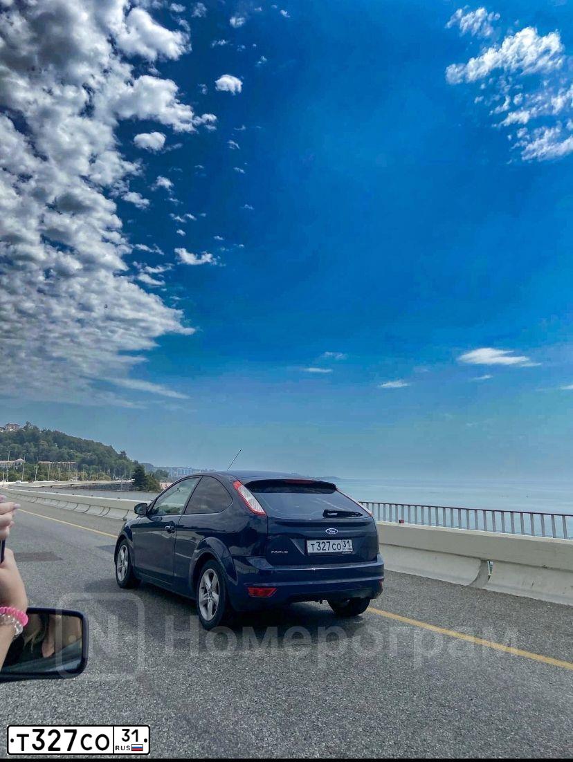 Фото автомобиля FORD FOCUS, 2011 — госномер О515ОХ31. Цвет: ТЕМНО-СИНИЙ