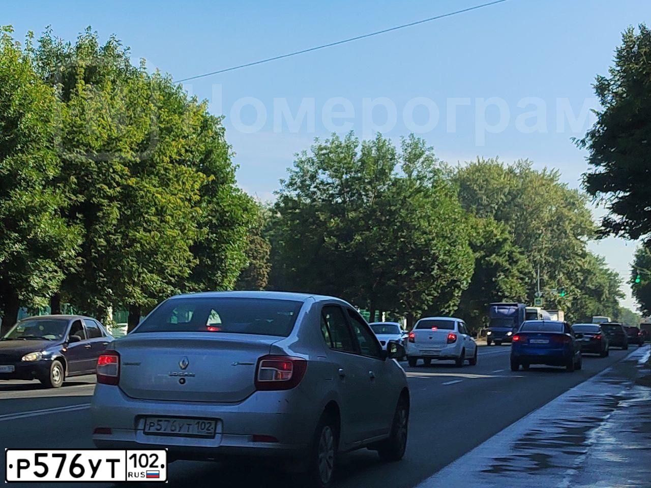 Фото автомобиля RENAULT LOGAN, 2014 — госномер Р576УТ102. Цвет: СВЕТЛО-СЕРЫЙ