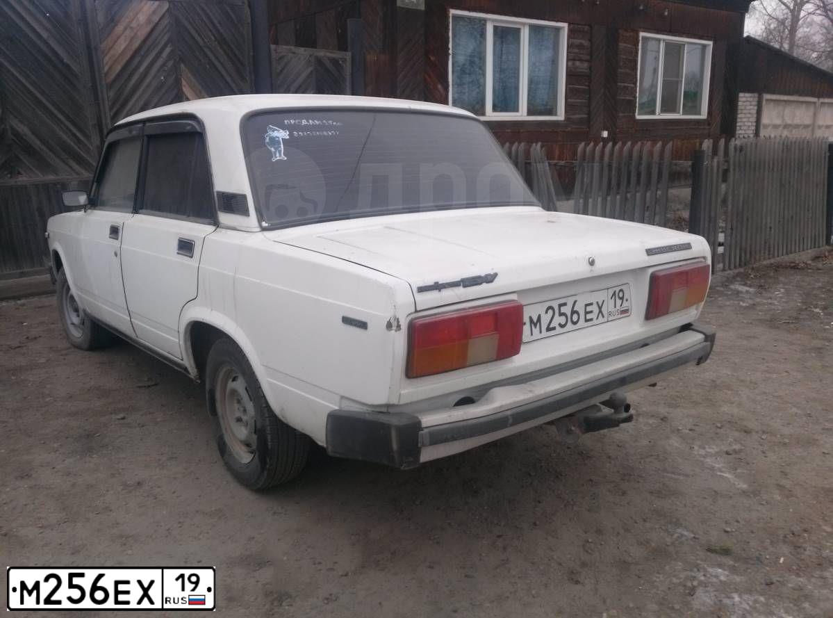 Фото автомобиля LADA 2105, 1995 — госномер Е299СТ124. Цвет: Белый