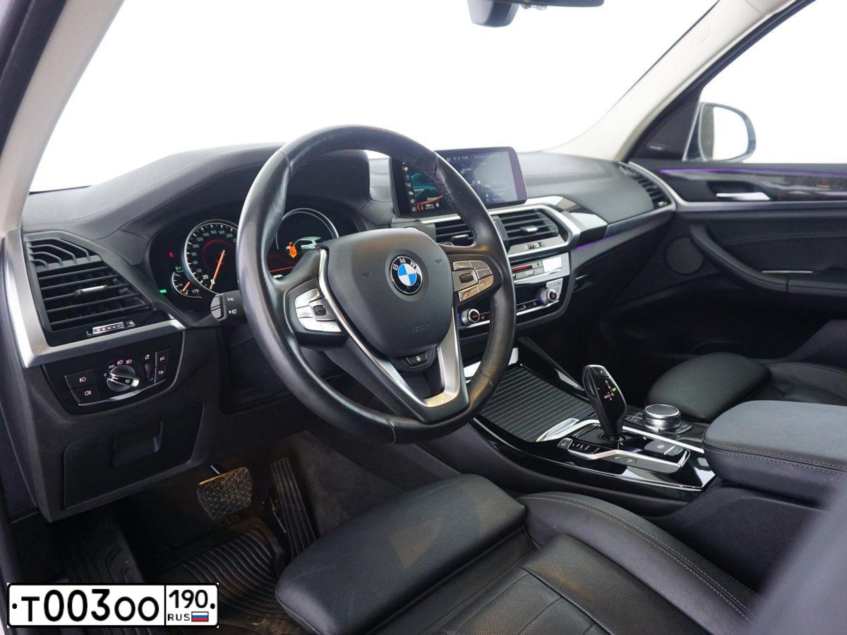 Фото автомобиля BMW X3, 2019 — госномер А010ВО977. Цвет: БЕЛЫЙ МЕТАЛЛИК