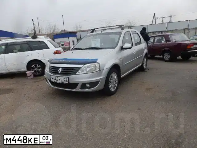 Фото автомобиля RENAULT LOGAN, 2011 — госномер М448КЕ03. Цвет: СВЕТЛО-СЕРЫЙ