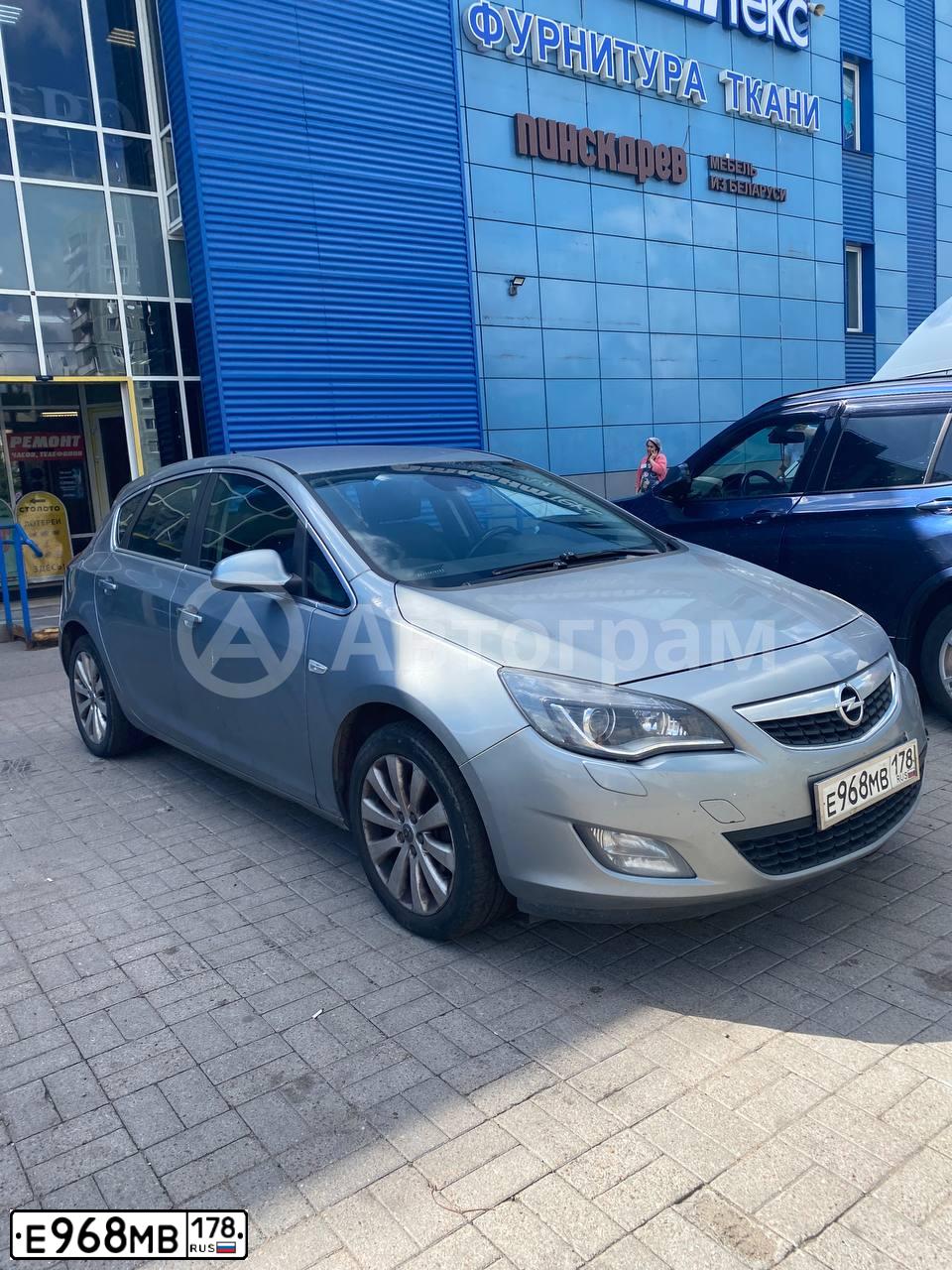 Фото автомобиля OPEL ASTRA, 2010 — госномер Е968МВ178. Цвет: СЕРЕБРИСТЫЙ