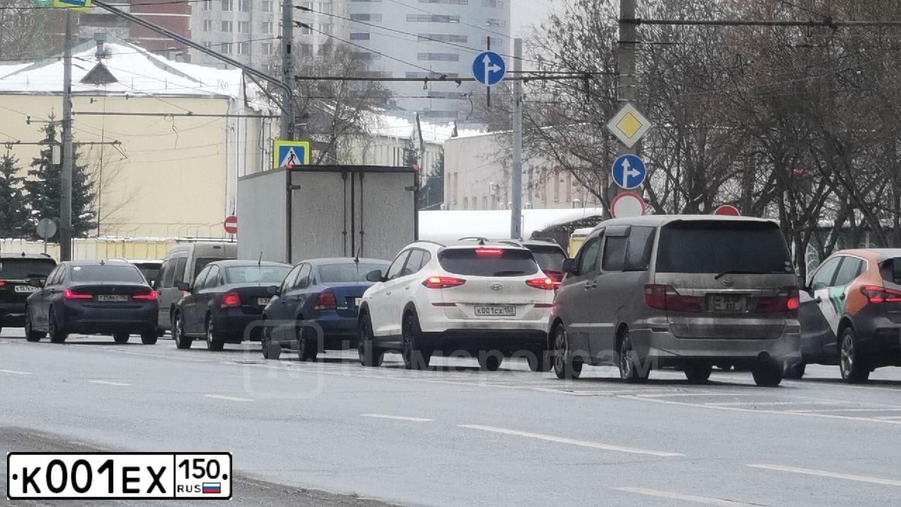 Фото автомобиля KAMAZ 53229 /6X4/, 2007 — госномер А188АУ790. Цвет: Оранжевый