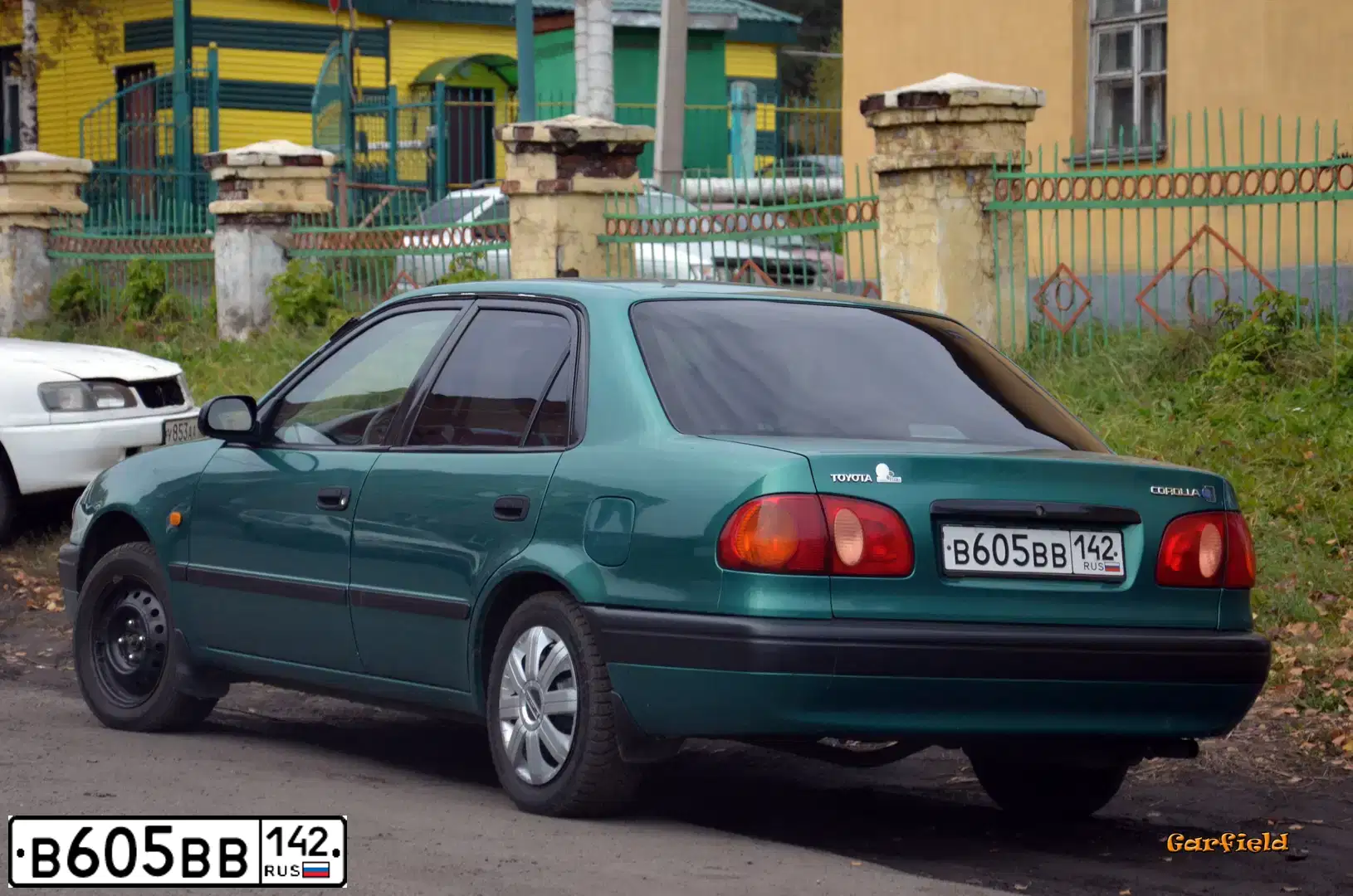 Фото автомобиля TOYOTA COROLLA, 1998 — госномер В605ВВ142. Цвет: ЗЕЛЕНЫЙ МЕТАЛЛИК