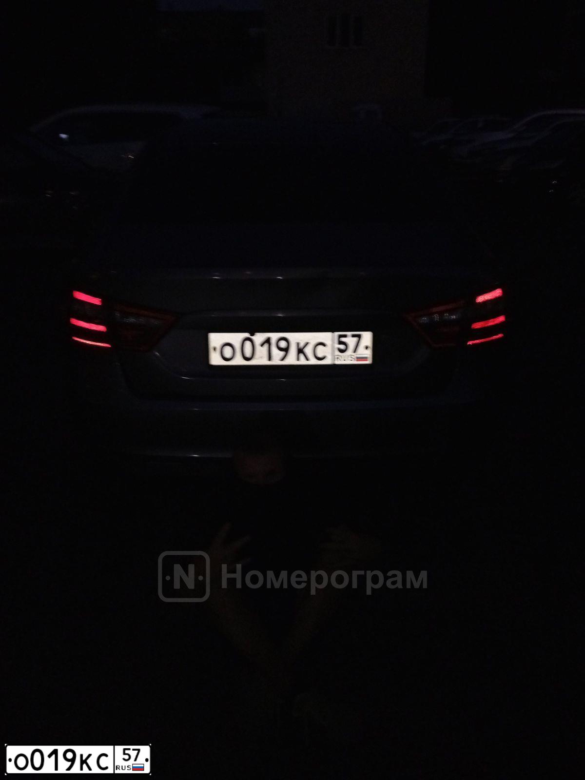 Фото автомобиля LADA VESTA, 2016 — госномер О019КС57. Цвет: Серый