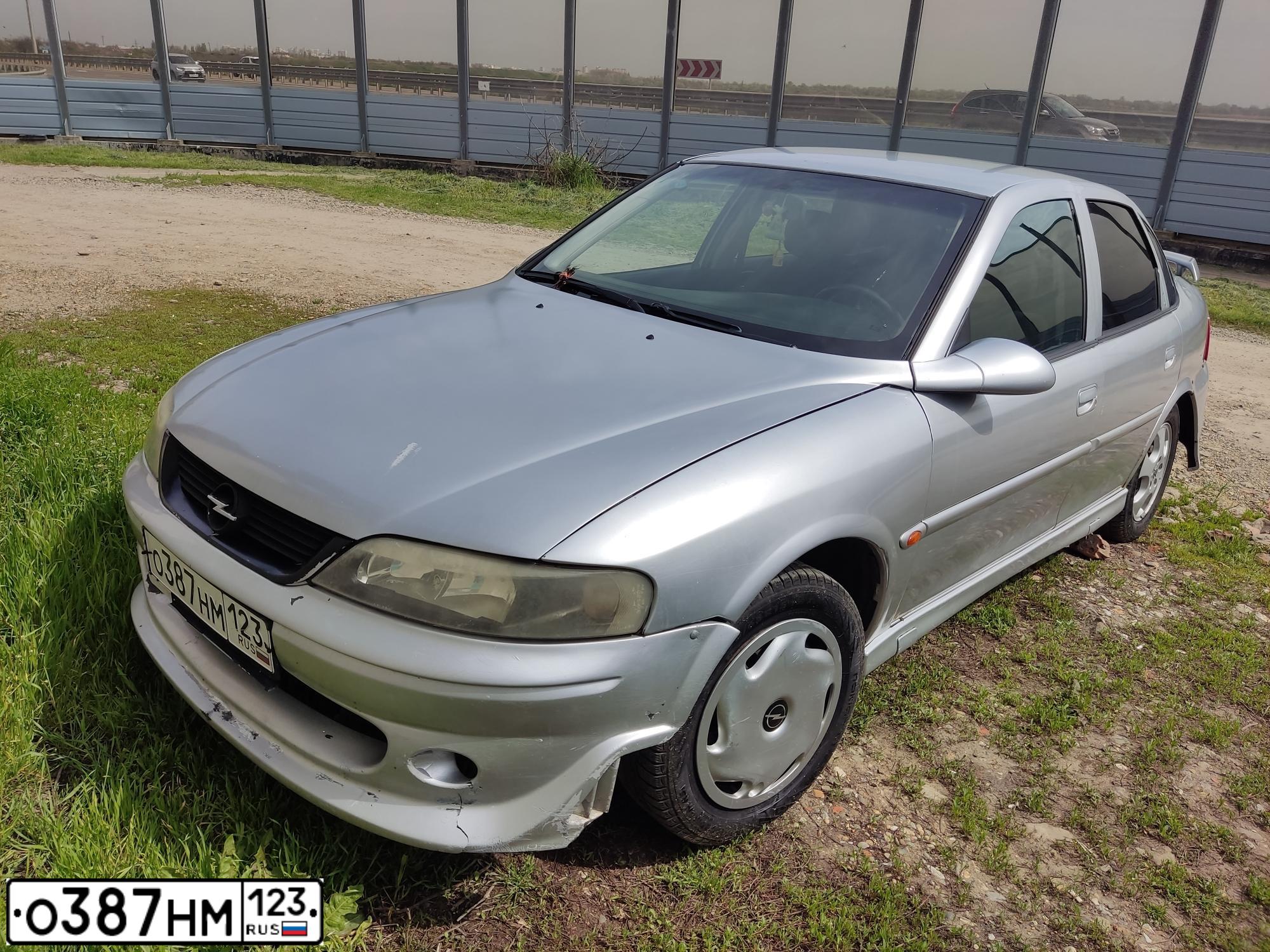 Фото автомобиля OPEL VECTRA, 1999 — госномер О387НМ123. Цвет: СЕРЕБРИСТЫЙ