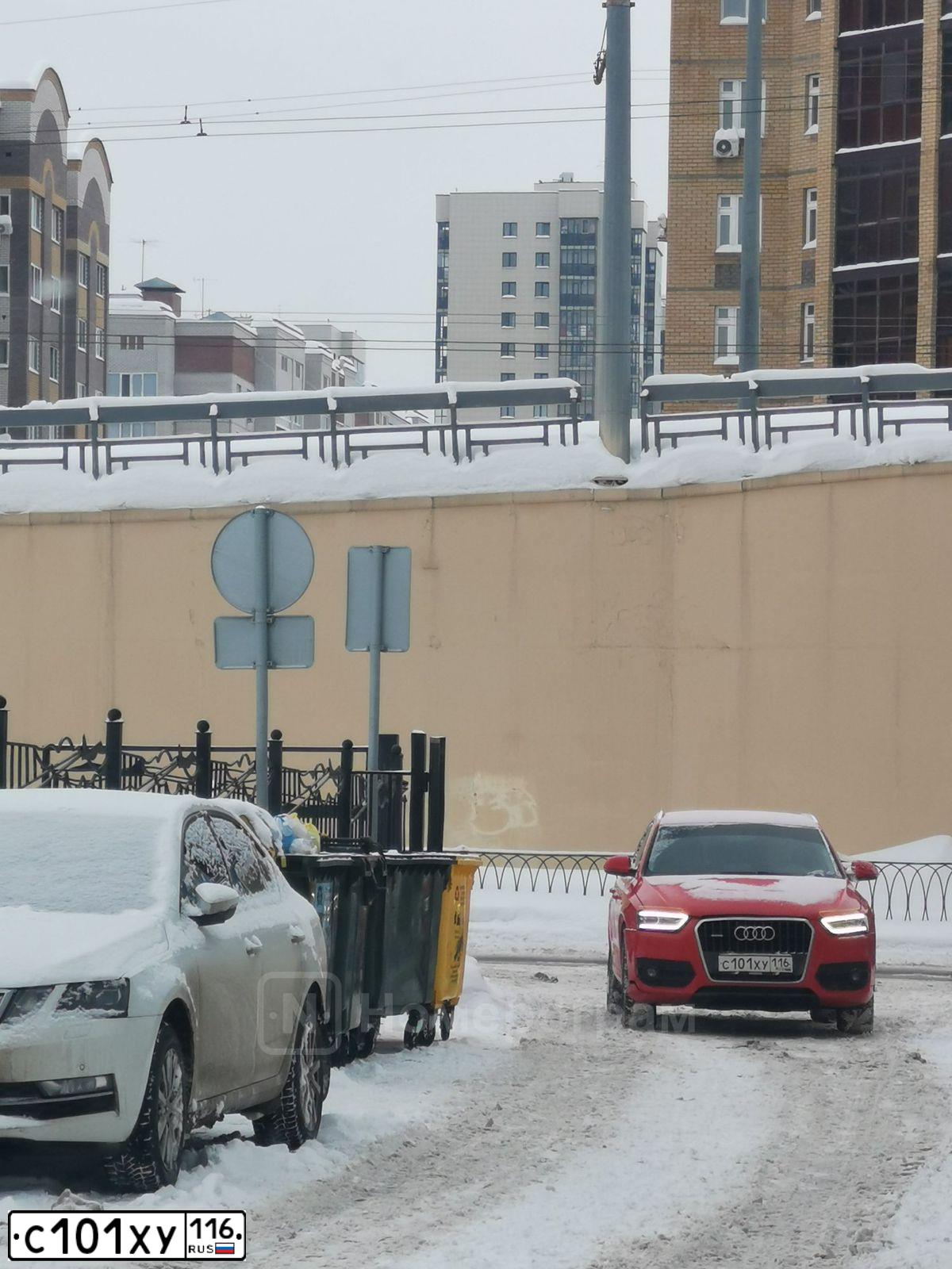Фото автомобиля AUDI Q3, 2013 — госномер С101ХУ116. Цвет: Красный