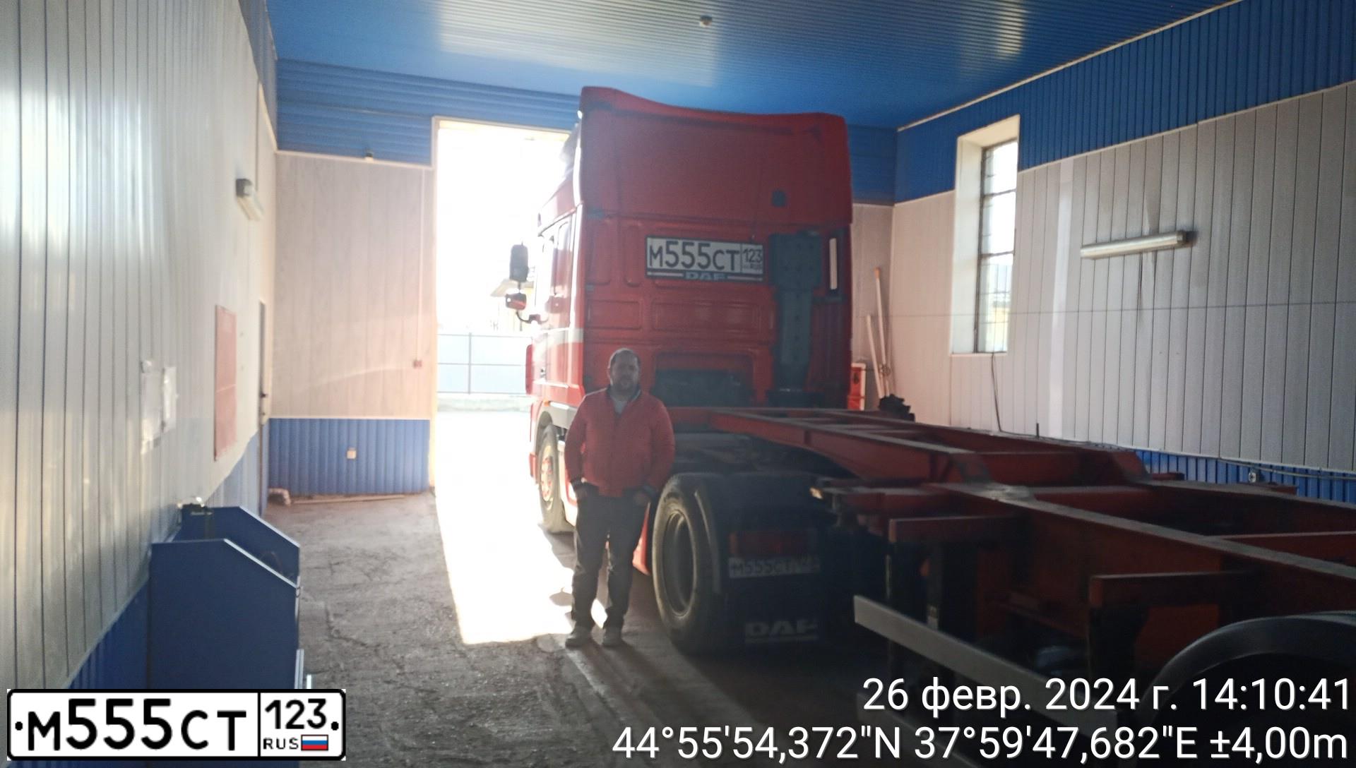 Фото автомобиля VOLVO SERIE VNL /6X4/, 2008 — госномер А610РМ126. Цвет: синий